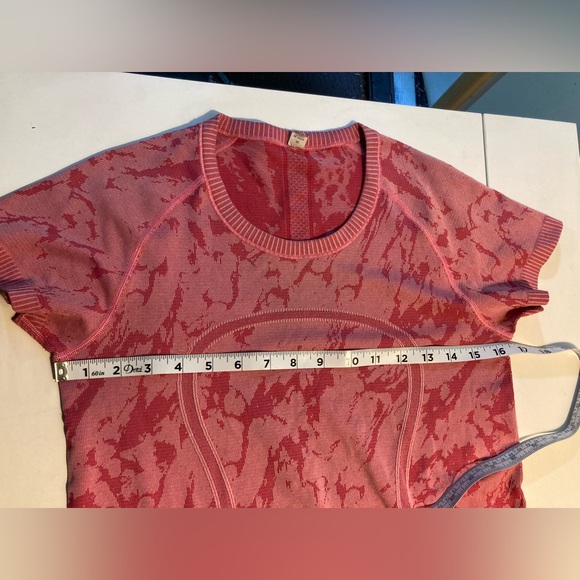 Lululemon Swiftly Tech Short Sleeve Crew Top Heathered Bon Bon Size 8 - Picture 15 of 16